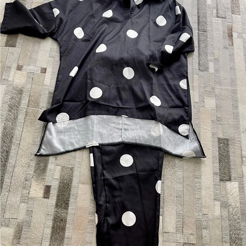 Black n White…2 Piece  Cropped Pants & Top - Picture 4 of 4